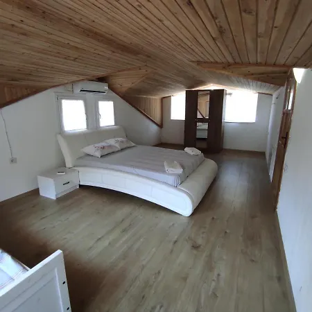 Loft Flat In Goecek