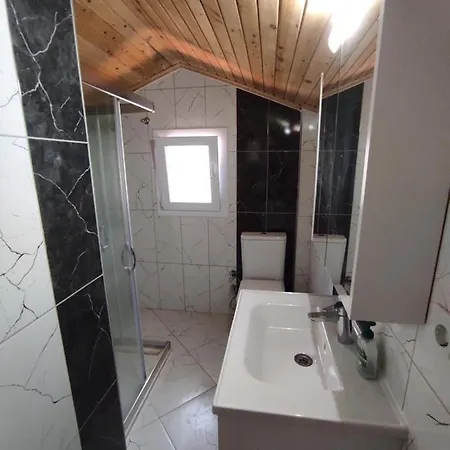 Loft Flat In Goecek Apartamento